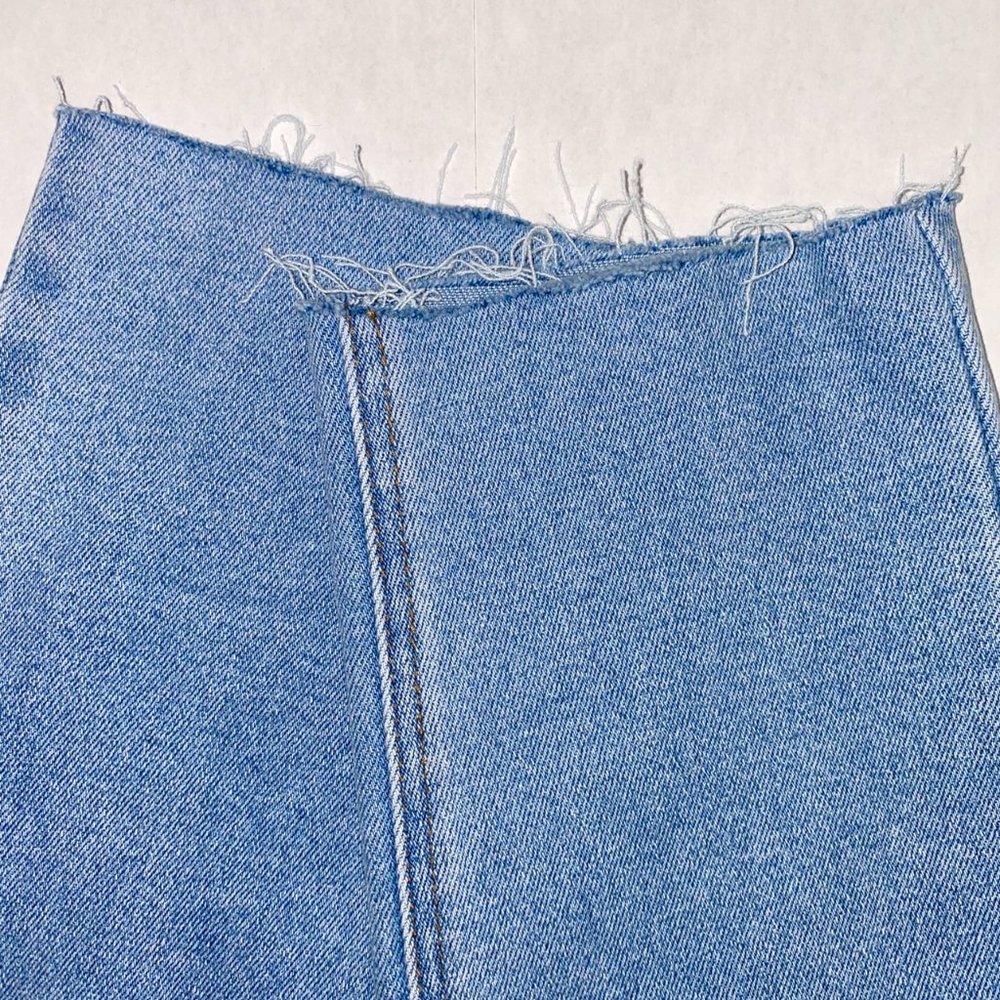 LIGHT BLUE JEANS!